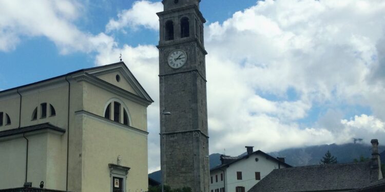 Forni di Sopra celebra il “Pardon dal Rosari” con mons. Miserachs Grau