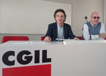 Pensionati e lavoratori della scuola in piazza con la Cgil contro la Finanziaria