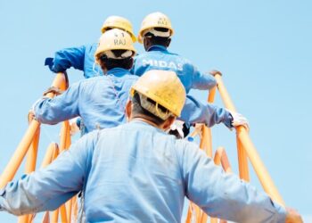 Al Friuli servono 100 mila lavoratori. Dove li recuperiamo?