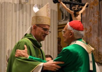 Mons. Lamba ha ricevuto il pallio. Il Nunzio apostolico: «Pregate per il vostro Arcivescovo Riccardo. Il Papa vi benedice»