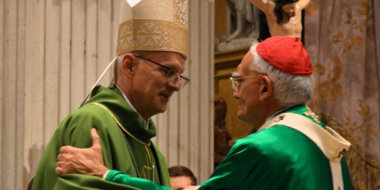 Mons. Lamba ha ricevuto il pallio. Il Nunzio apostolico: «Pregate per il vostro Arcivescovo Riccardo. Il Papa vi benedice»