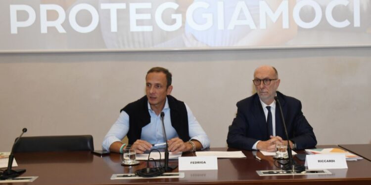 Antinfluenzale e anti-Covid al via. Fedriga e Riccardi: vaccino importante per popolazione e sanitari