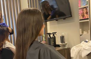 Il gesto solidale di Victoria, studentessa di Moruzzo. «Dono i miei capelli a chi è malato di cancro»