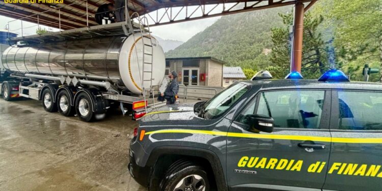 Contrabbando di benzina, sequestrati 62 mila litri a Ugovizza