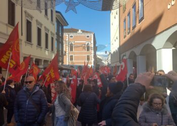 Sciopero. Duemila al corteo “regionale” a Pordenone. Annunciata alta adesione nelle fabbriche