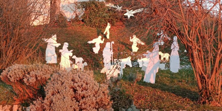 Porzûs. Grazie alla Pro Loco, il borgo si accende col Natale