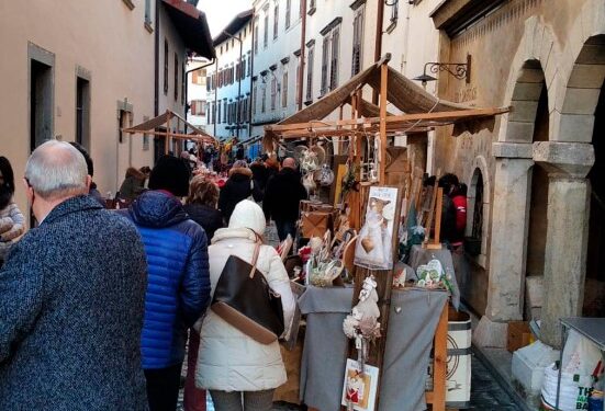 Natale a Tolmezzo tra mercatini e musica