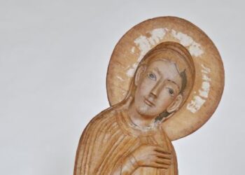 A Cividale i dolenti tornano accanto al “loro” crocifisso