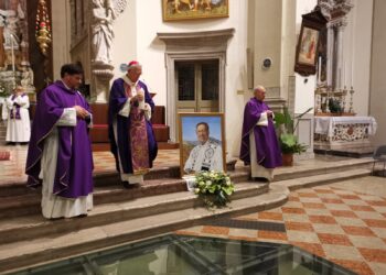 Tarcento. In memoria di don Duilio, Duomo e “Margherita” gremiti