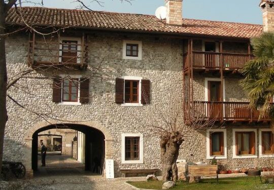 Coderno. I Presepi dedicati a “Sam” aiutano il Cro e “La Pannocchia”