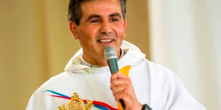 «Guarito da un ictus. E i medici non se lo spiegano». Ai Mercoledì dell’Angelo don Gianni Castorani