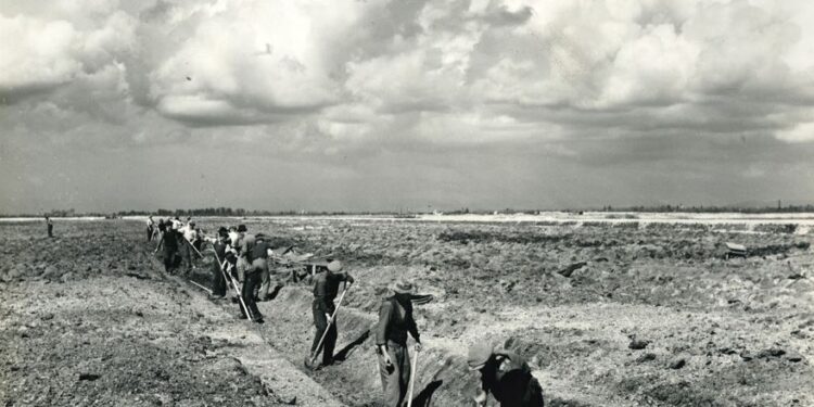 Torviscosa. Città di fondazione, una mostra fotografica