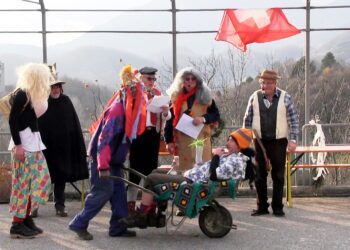La rinascita del carnevale in Val Torre raccontata in un video del 1982