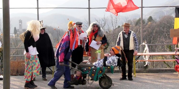 La rinascita del carnevale in Val Torre raccontata in un video del 1982