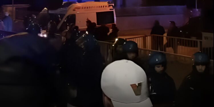 Udinese-Venezia, scene di guerriglia tra tifosi sui binari a Basiliano. Alcuni feriti