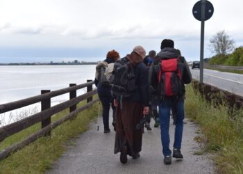 Mereto di Tomba. Camminata con i Francescani per riscoprire la bellezza del creato