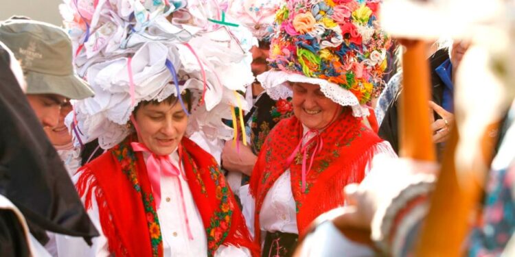 Nelle Valli si risveglia il Pust. Carnevale senza confini