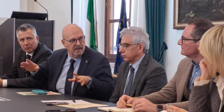 Guasti alla rete telefonica in montagna. Vertice in Prefettura con i gestori e la Regione