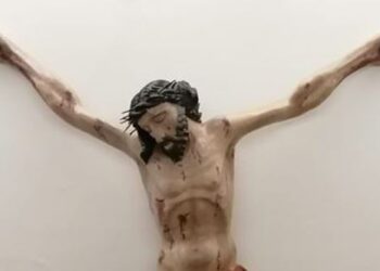 Marano. Restaurato il crocifisso ligneo. Ora è esposto nella sacrestia della Pieve