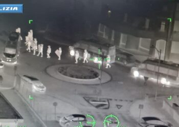 Treno assaltato, gli ultras patteggiano. Pene fino a 2 anni con condizionale e scarcerazione