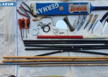 Minori stranieri, ritrovate 50 armi improprie in due case di accoglienza