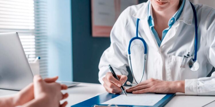 Senza medici di base. La presidente dell’ordine: «Incentivare la medicina di gruppo»