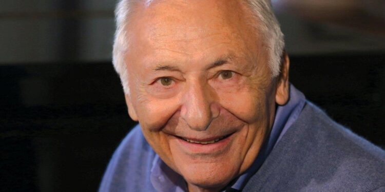 Mogol a Pontebba per la 50ª stagione teatrale