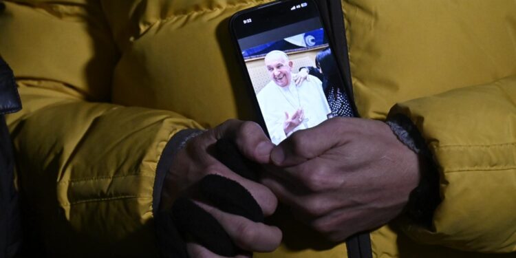 «Preghiamo per la forza e la serenità di Papa Francesco»