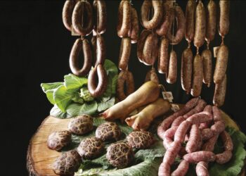 A Sutrio, il 27 aprile torna “Fums, profums e salums”