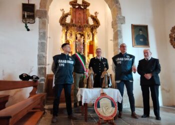 Sauris, dopo 56 anni, restituite due statue dell’altare della Madonna del Rosario