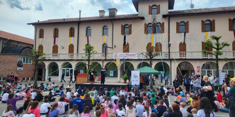 Centinaia di ministranti alla festa diocesana in Seminario a Castellerio