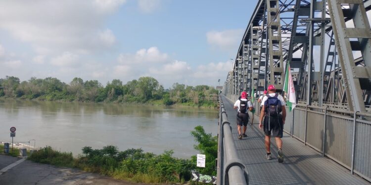 900 chilometri a piedi per i bimbi malati passando anche per Aquileia e Palazzolo dello Stella