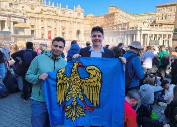 Le prime voci da Roma dopo il funerale del Papa. I ragazzi: «Felici di essere qui insieme»