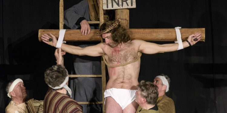 Rivignano. “I Giudeos”, da 50 anni si rivive la passione di Gesù