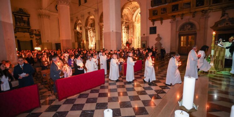 I riti di Pasqua. Inizia il Triduo. Tra la Cattedrale e le carceri, le celebrazioni con l’Arcivescovo