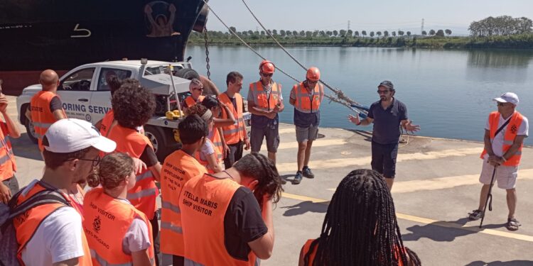 Al via la prima edizione della «Settimana del mare» con l’inaugurazione di «PlasticOcene»