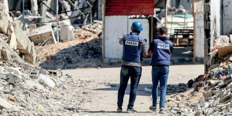 Giornalisti, presidio che ci aiuta a scegliere. Il Terzani ai reporter uccisi a Gaza