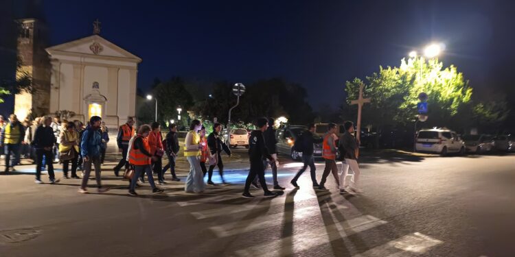 In preghiera nella notte. Il cammino delle chiese “conquista” la Bassa Friulana