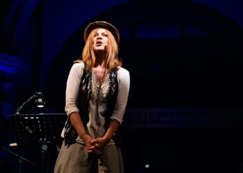 Marina Massironi apre la stagione teatrale di Forni di Sopra