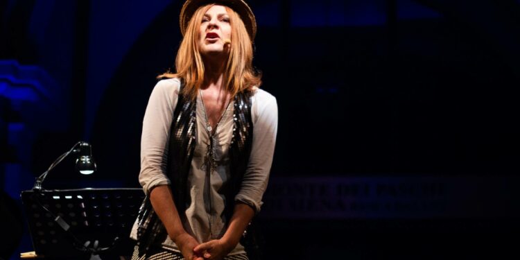 Marina Massironi apre la stagione teatrale di Forni di Sopra