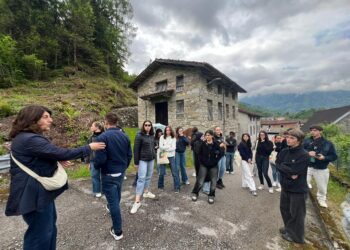 Sutrio, 20 studenti di architettura progettano la rigenerazione dei borghi con il legno