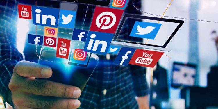 Siamo vittime dei social? No, se restiamo vigili. Conversazione con Veronica Neri, ospite della SPES