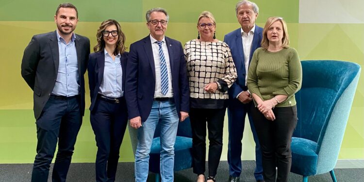 Manzano, firmato l’accordo per il Centro della sedia