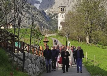 A Collina rivive l’antica Processione di Maria Ausiliatrice