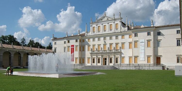 Codroipo. Chiusura parziale di Villa Manin