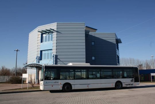 Da Udine a Grado e Lignano in corriera. Gli studenti (con abbonamento annuale) pagano metà prezzo