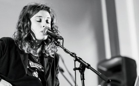 Giornata mondiale del rifugiato: a Cividale Nicole Coceancig canta la storia di Zohra