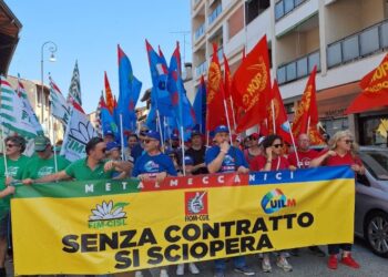 A Udine in duemila per chiedere salari, diritti e dignità