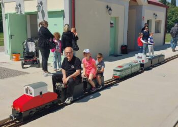 Rivignano Teor. Con le “Ferrovie dello Stella” si viaggia su treni in miniatura