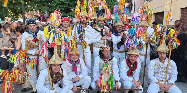 Da Montefosca in Sardegna. I “Blumarji”, applauditi protagonisti della sfilata folcloristica di Lanusei